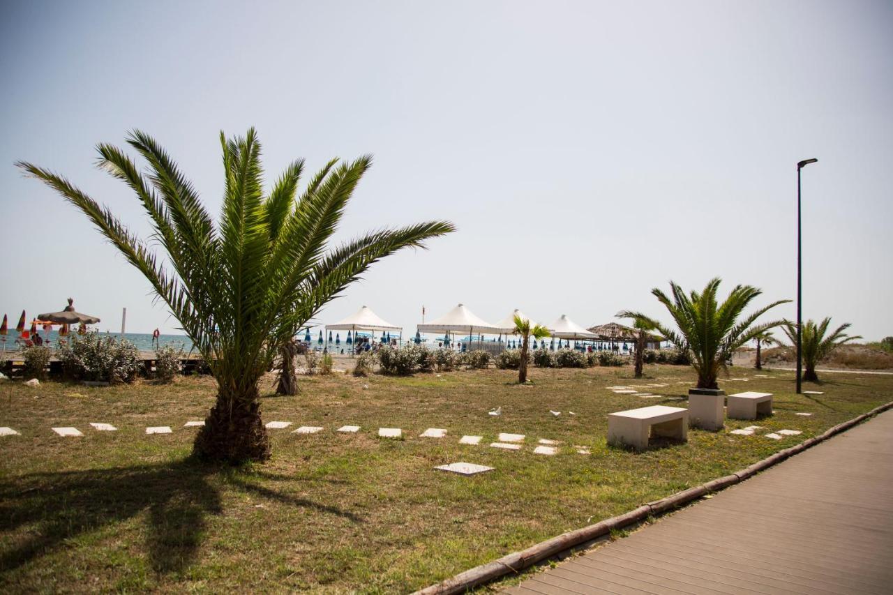 Villaggio Albergo Cervo Zapponeta Exterior foto